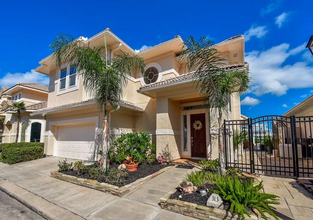 3rd image of 313 Harborside Cir, Kemah, TX 77565 | MLS# 84522129