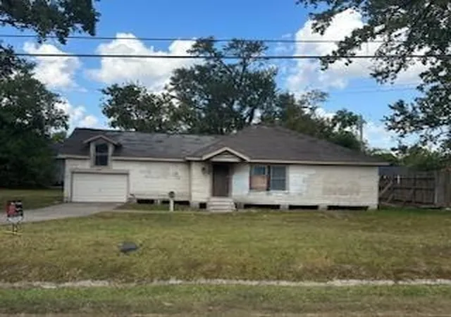 Photo 1 of Single family home for sale at 238 Betral St, Houston, TX 77022 | MLS# 83846817 | Listing updated on 2026-08-14