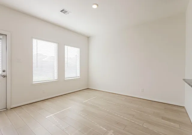 Photo 4 of Single family home for sale at 14846 Darbydale Dr, Houston, TX 77090 | MLS# 88675090 | Listing updated on 2026-09-23