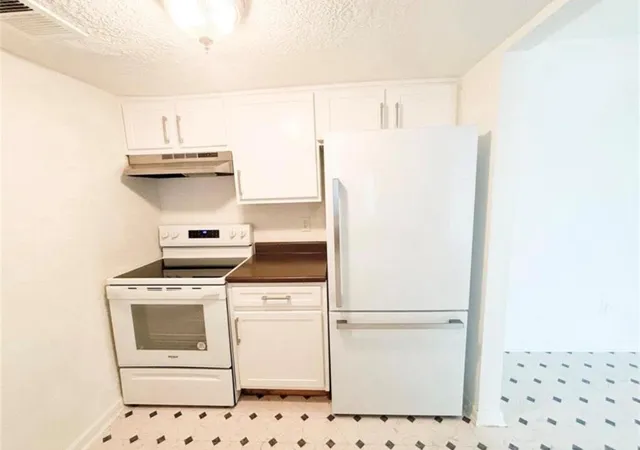 4th image of 8100 Creekbend Dr #152, Houston, TX 77071 | MLS# 84634229