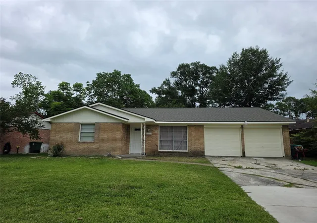 Photo 1 of Single family home for sale at 118 Outlook Dr, Houston, TX 77034 | MLS# 47266377 | Listing updated on 2026-05-21
