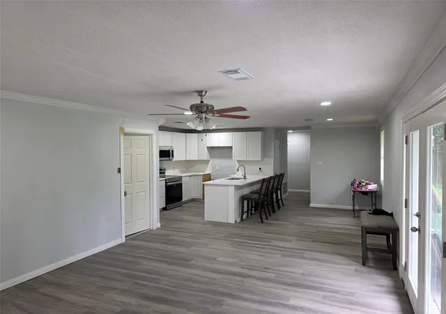 Photo 2 of Single family home for sale at 118 Outlook Dr, Houston, TX 77034 | MLS# 47266377 | Listing updated on 2026-05-21