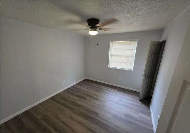 Photo 4 of Single family home for sale at 118 Outlook Dr, Houston, TX 77034 | MLS# 47266377 | Listing updated on 2026-05-21