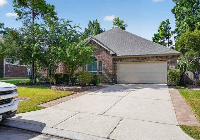 1st image of 62 S Bardsbrook Cir, Spring, TX 77382 | MLS# 42804764
