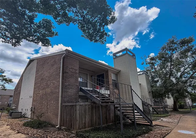 5th image of 3900 Woodchase Dr #77, Houston, TX 77042 | MLS# 61230883