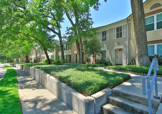 40th image of 9656 Westview Dr #8, Houston, TX 77055 | MLS# 34332290