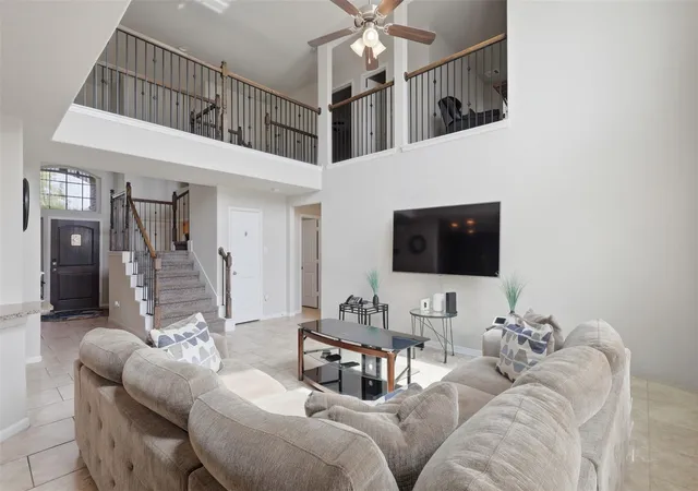 3rd image of 12535 W Hillock Ln, Houston, TX 77047 | MLS# 95246704
