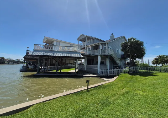 3rd image of 111 Kona Dr, Galveston, TX 77554 | MLS# 12949018