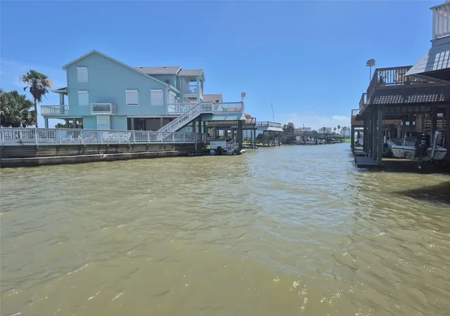 5th image of 111 Kona Dr, Galveston, TX 77554 | MLS# 12949018