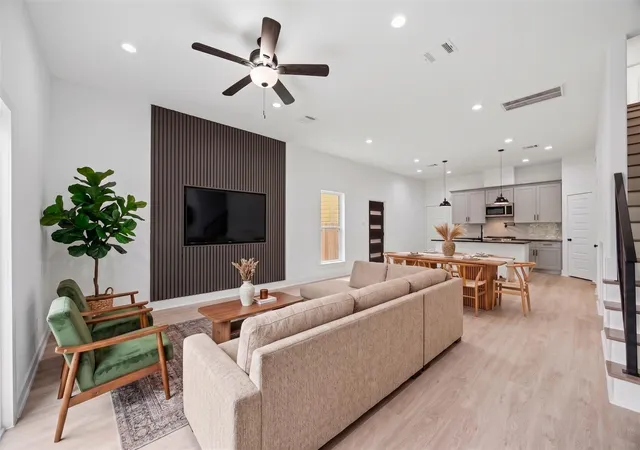 2nd image of 2217 Lee St, Houston, TX 77026 | MLS# 22299985