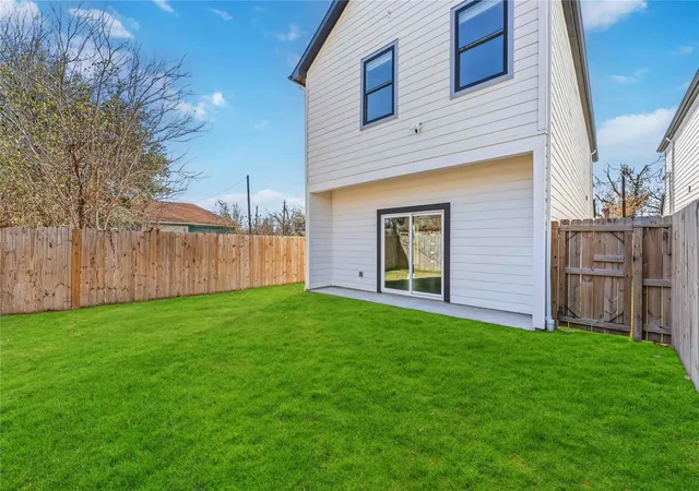 5th image of 2217 Lee St, Houston, TX 77026 | MLS# 22299985