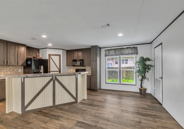 Photo 3 of Single family home for sale at 9529 Cypress Dr, Willis, TX 77318 | MLS# 91088843 | Listing updated on 2026-09-17