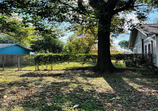 18th image of 702 Caplin St, Houston, TX 77022 | MLS# 7097182