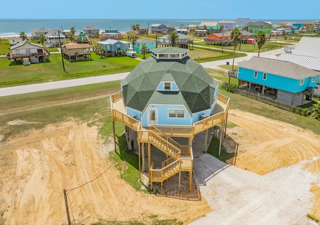 Photo 1 of Single family home for sale at 810 Surf Dr, Surfside Beach, TX 77541 | MLS# 54029545 | Listing updated on 2026-08-29