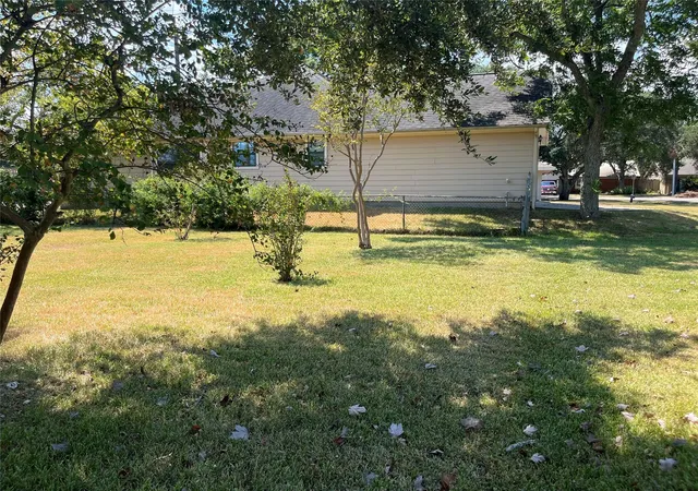 Photo 4 of Land for sale at 1871 Aspen Ln, Seabrook, TX 77586 | MLS# 25098126 | Listing updated on 2026-08-29