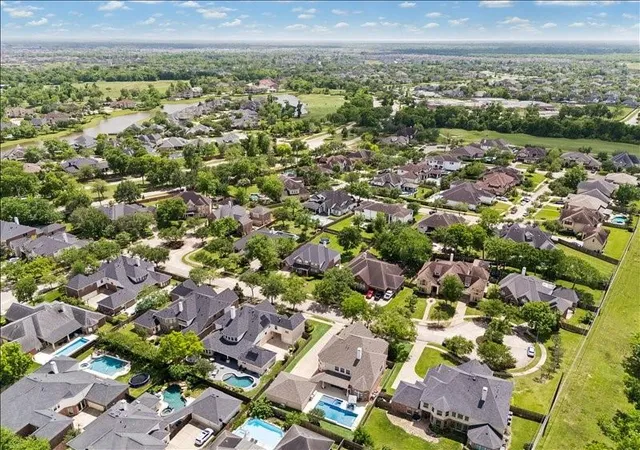 4th image of 9007 Avebury Stone Cir, Missouri City, TX 77459 | MLS# 41999505