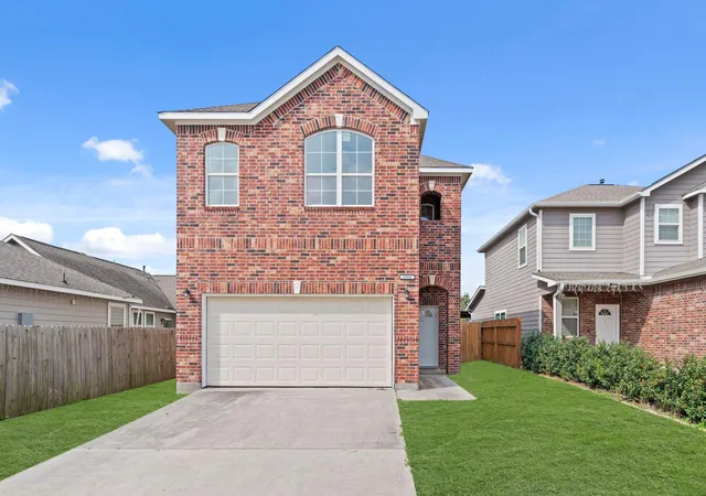 1st image of 13926 Leabrandon Ln, Houston, TX 77045 | MLS# 25557382