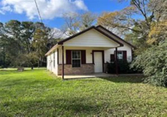 1st image of 1131 W Front St, Sealy, TX 77474 | MLS# 31522888
