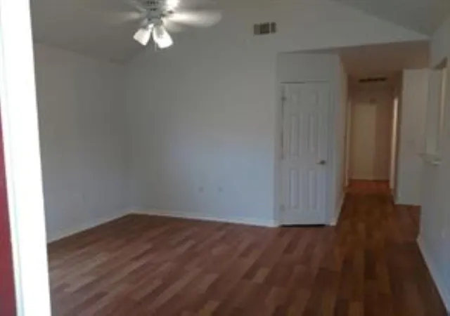 5th image of 1131 W Front St, Sealy, TX 77474 | MLS# 31522888