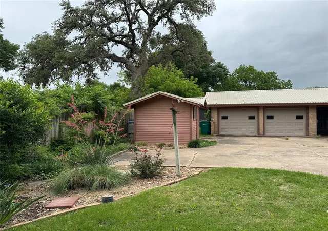 3rd image of 713 Sarah Jo St, La Grange, TX 78945 | MLS# 9874884