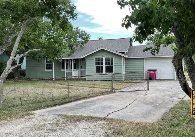 Photo 1 of Single family home for sale at 621 W 7th Street, Freeport, TX 77541 | MLS# 13947084 | Listing updated on 2026-09-07