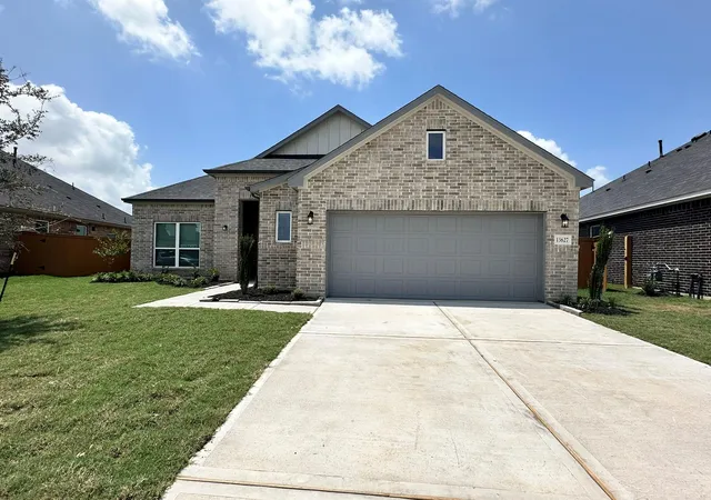 Photo 2 of Single family home for sale at 13627 Lago Vista Dr, Iowa Colony, TX 77583 | MLS# 98363486 | Listing updated on 2026-09-20