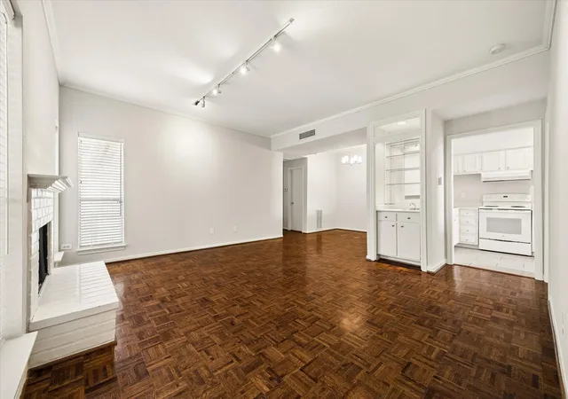 Photo 2 of Condo for sale at 718 Bering Dr #B, Houston, TX 77057 | MLS# 90156015 | Listing updated on 2026-09-10