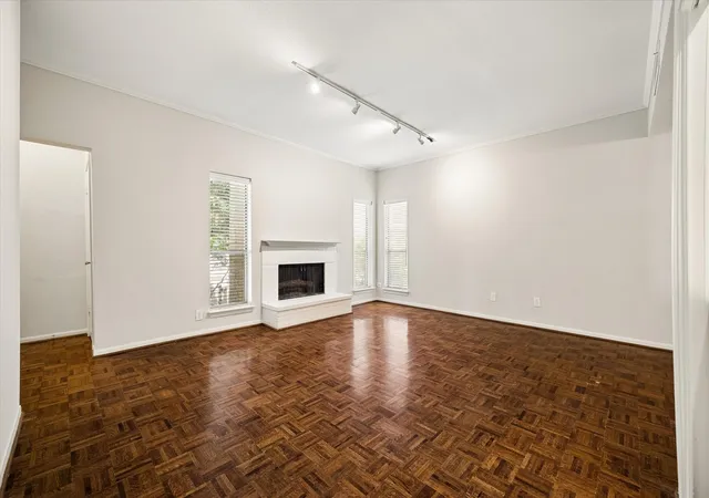 Photo 3 of Condo for sale at 718 Bering Dr #B, Houston, TX 77057 | MLS# 90156015 | Listing updated on 2026-09-10
