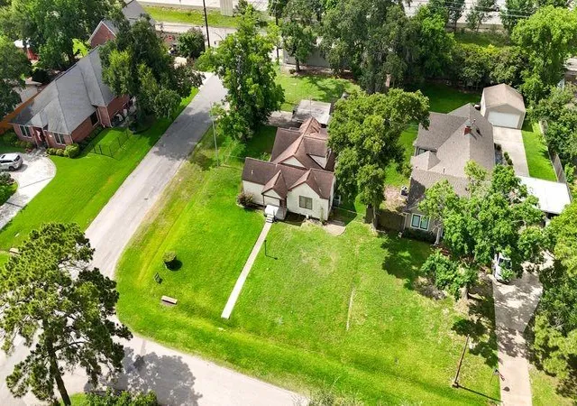 2nd image of 603 W 30th St, Houston, TX 77018 | MLS# 31602337