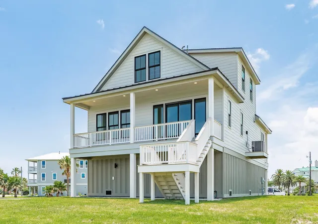 Photo 2 of Single family home for sale at 714 Vista Bella, Galveston, TX 77554 | MLS# 24032193 | Listing updated on 2026-09-19