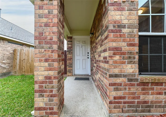 Photo 4 of Sale Pending at 13418 High Banks Ln, Houston, TX 77034 | MLS# 37860491 | Listing updated on 2026-09-17