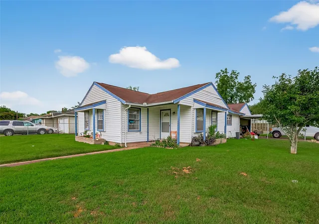3rd image of 12402 Palmfree St, Houston, TX 77034 | MLS# 85814896