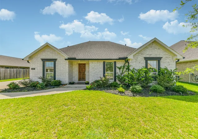 1st image of 3207 Patagonia St, Dickinson, TX 77539 | MLS# 96250788