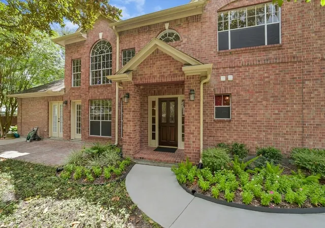 Photo 1 of Sale Pending at 4903 Williams Court Ln, Houston, TX 77081 | MLS# 84427768 | Listing updated on 2026-09-06