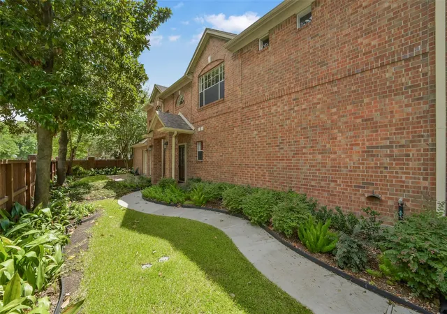 Photo 2 of Sale Pending at 4903 Williams Court Ln, Houston, TX 77081 | MLS# 84427768 | Listing updated on 2026-09-06