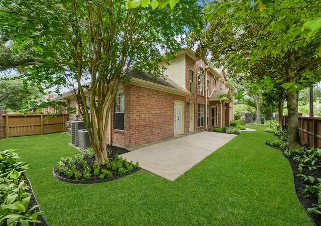 Photo 4 of Sale Pending at 4903 Williams Court Ln, Houston, TX 77081 | MLS# 84427768 | Listing updated on 2026-09-06