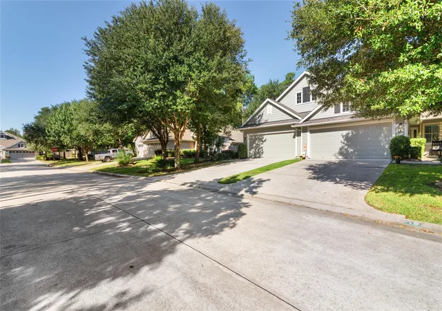 1st image of 11 Abercrombie Pl, Conroe, TX 77384 | MLS# 81004647