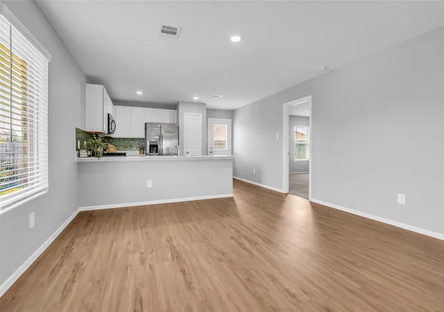 Photo 3 of Single family home for sale at 207 River Grove Ct, Willis, TX 77378 | MLS# 52846839 | Listing updated on 2026-09-19