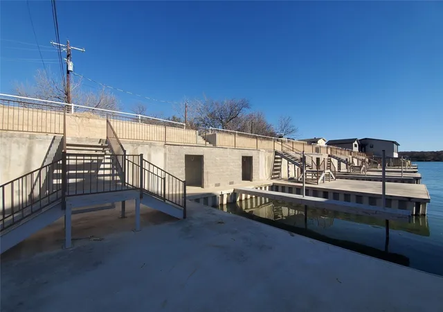 Homes for sale in Kingsland, TX | 940 Euel Moore 7 Dr, Kingsland, TX 78639 | MLS# 78295935