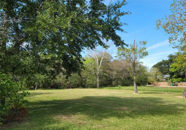 2nd image of 3309 Todville Rd, Seabrook, TX 77586 | MLS# 71605142
