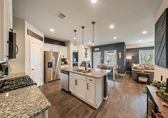 Photo 3 of Sale Pending at 2623 Lost Holly Ln, Conroe, TX 77301 | MLS# 32700689 | Listing updated on 2026-09-20