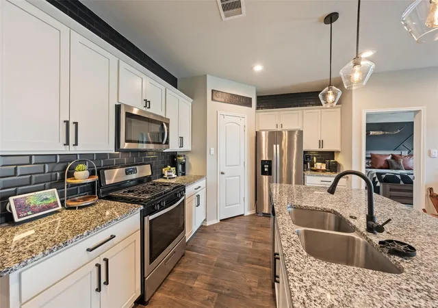 Photo 4 of Sale Pending at 2623 Lost Holly Ln, Conroe, TX 77301 | MLS# 32700689 | Listing updated on 2026-09-20