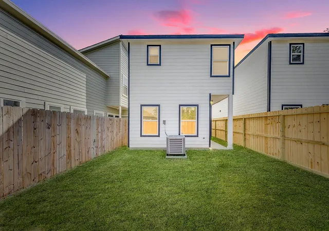 33rd image of 309a De Haven St, Houston, TX 77029 | MLS# 23734943