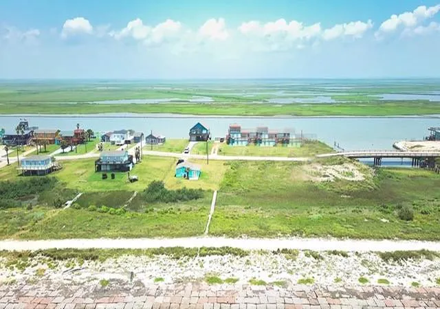 4th image of 2160 Cr 230, Sargent, TX 77414 | MLS# 34964718