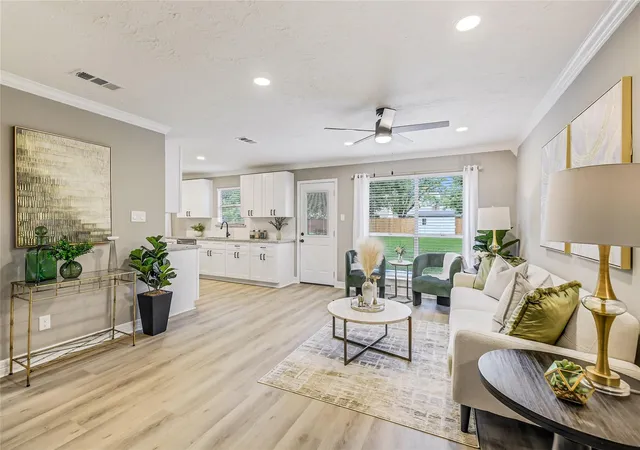 Photo 3 of Sale Pending at 8333 Lanham Ln, Houston, TX 77075 | MLS# 69733628 | Listing updated on 2026-09-06