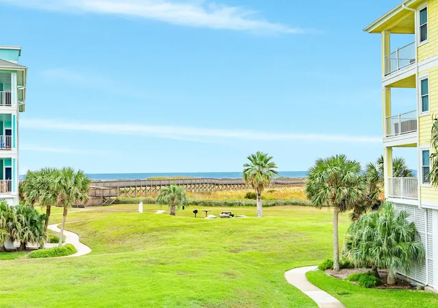 Photo 2 of Townhouse for sale at 4231 Pointe W #103, Galveston, TX 77554 | MLS# 54234349 | Listing updated on 2026-08-19