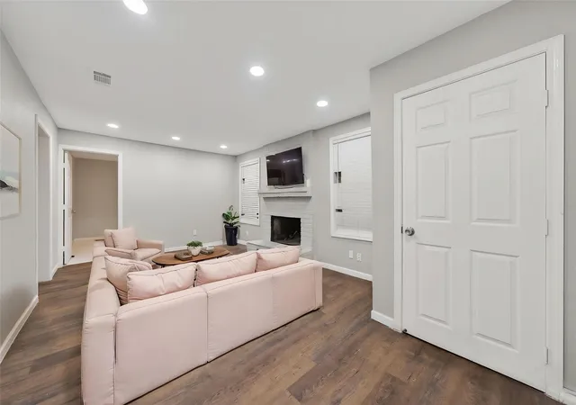 Photo 2 of Single family home for sale at 428 Gans St, Houston, TX 77029 | MLS# 13040275 | Listing updated on 2026-09-16
