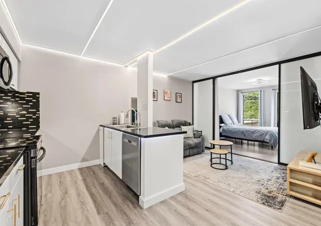 Photo 1 of Sale Pending at 4641 Wild Indigo St #433, Houston, TX 77027 | MLS# 77282802 | Listing updated on 2026-09-01