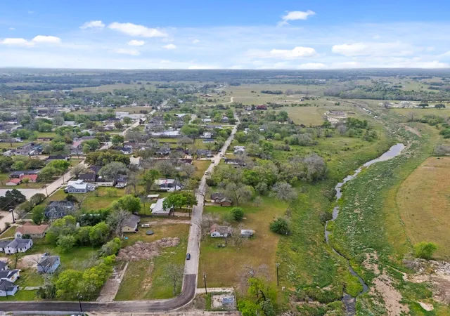 Homes for sale in Hallettsville, TX | 104 Kessler St, Hallettsville, TX 77964 | MLS# 36829495