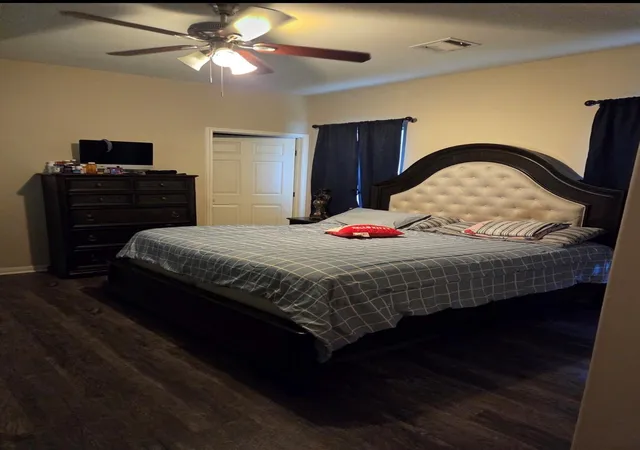 Photo 4 of Single family home for sale at 542 Coolwood Dr, Houston, TX 77013 | MLS# 98304321 | Listing updated on 2026-08-07